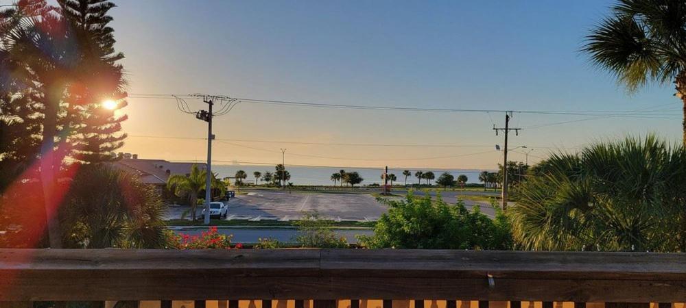 Casa Coquina Del Mar Bed And Breakfast Titusville Bagian luar foto